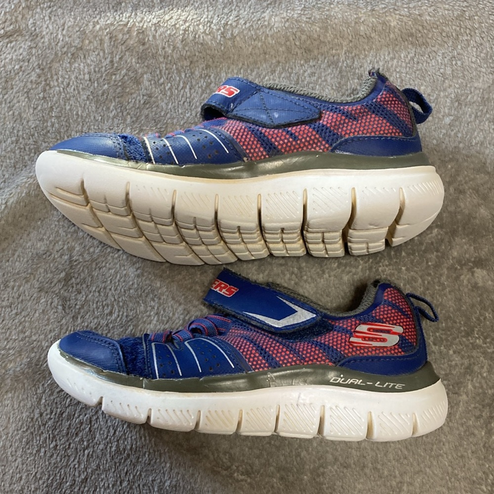 Little Boys Skechers Tennis Shoes Size 10.5. Red and Blue Velcro Sneakers. - Picture 2 of 8